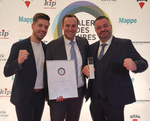 Gruppenbild vor der Fotowand im Stuttgarter Kursaal in Bad Cannstatt. Wir haben in der Kategorie Innovationen im Malerhandwerk gewonnen