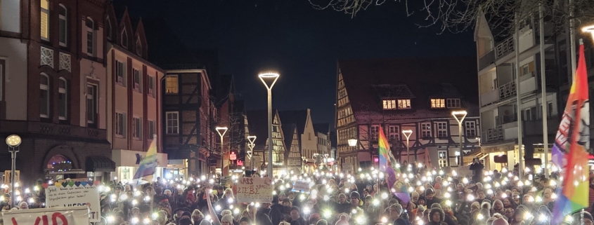 Das Lichterspiel auf der Demonstration gegen Rechts